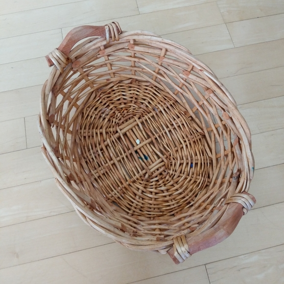 Wicker rattan basket - Picture 2 of 3